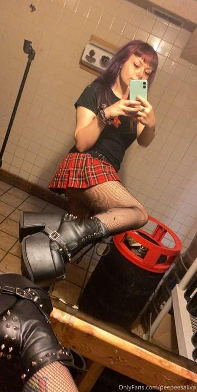 Let me stomp on ur dick 🥰