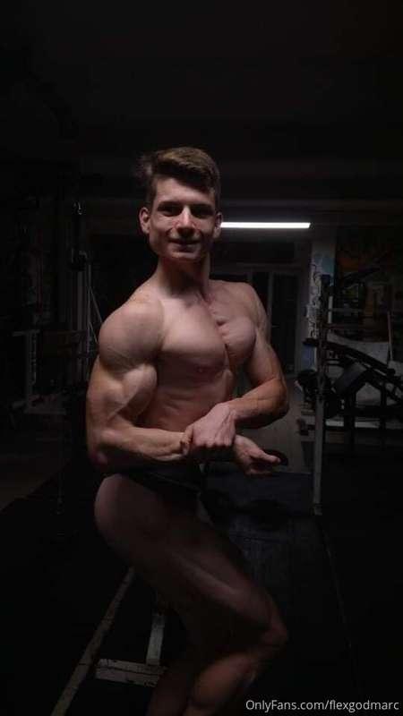 Do u want to see big arms ? Check this ❤️ For custums msg me..