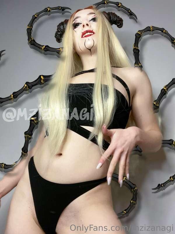 hey there pet 😈 more to come 💘