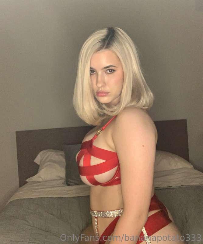 My tits look massive in this lingerie 🥴