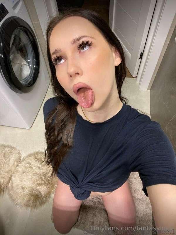 🔥𝗙𝗥𝗘𝗘 𝗢𝗡𝗟𝗬 𝗡𝗢𝗪🔥 FINALLY 18 @emilia_emilia_princess1 make FRE..
