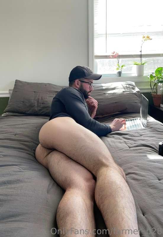 Perks of working from home 🎂