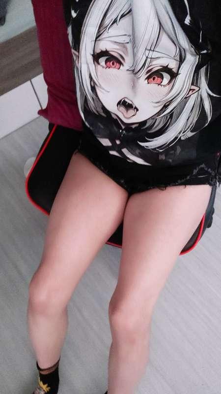 lyka thighs :3