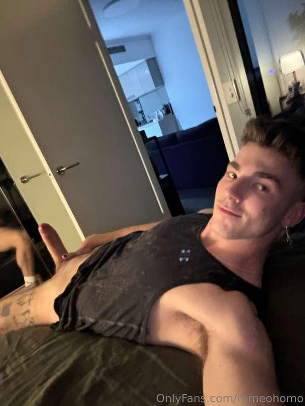 Blurry post-gym selfie