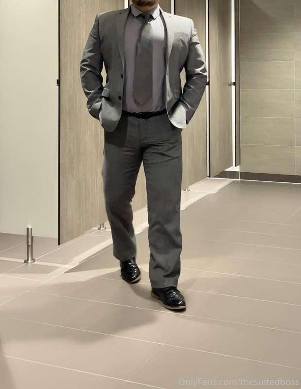 thesuitedboss image #0