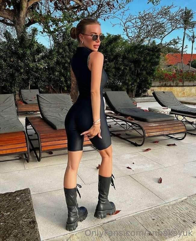 Start your day 𝐖𝐈𝐓𝐇 𝐌𝐄🖤😎