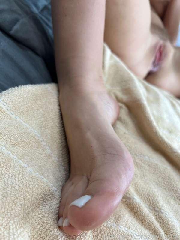 How do you like my new pedicure? 💅
Do you want to see me suck my toes?

#fyp #footfetish #feet #foot #soles #toes 

