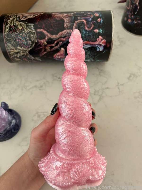 What a pretty dildo! 🤭