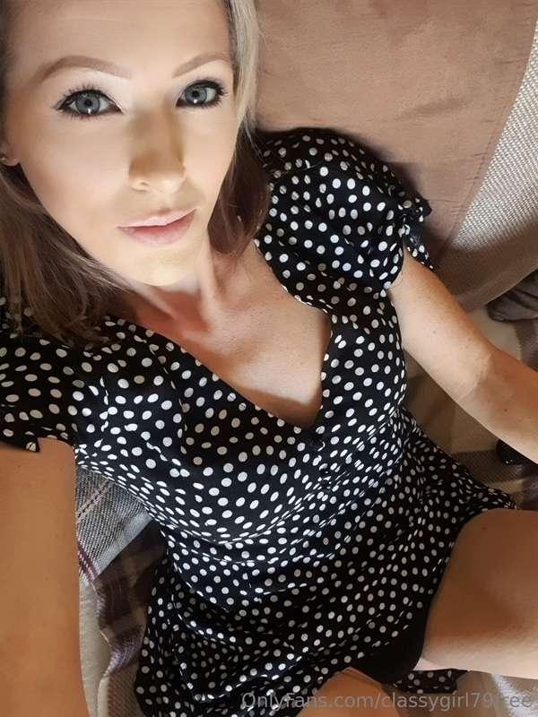 Nice black panties 🖤