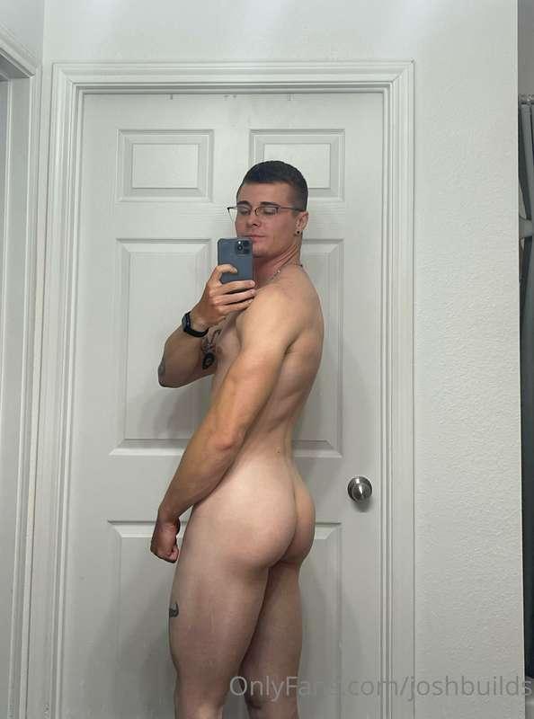 Little late but Happy HUMPday, been pulling some strings tod..