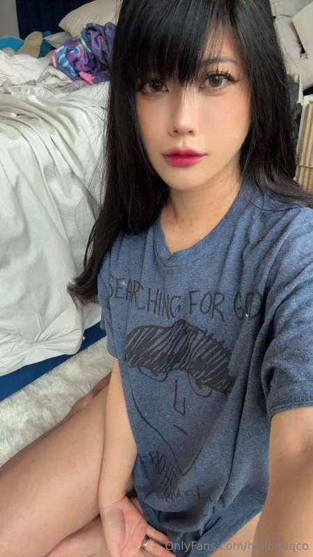 i love oversized shirts 🥰 i probably have way too many of th..