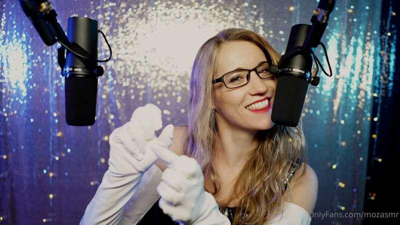 Hello Hello Hello!! Do you like Latex? Do you like long glov..