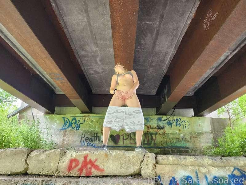 sarahissoaked image #0