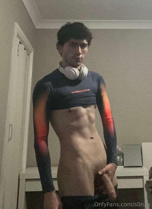 always sooo horny after the gym, have to rush home and rub o..