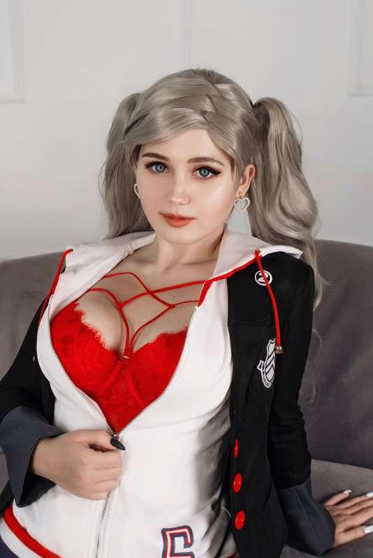 Only 12 days left to get Ann photoshoot! ❤️