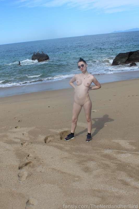 Just some pics of us getting ready for a nude beach run
#nerds #Teens #nakedteens #tinyteens #nudebeach #shoes 