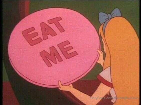 what hot girl do you wanna see me get eaten by this month???
