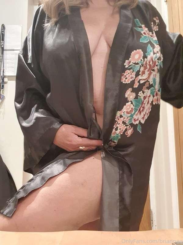 Ready for bed? Come and play😘