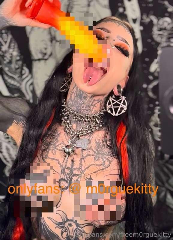 NEW SOLO BJ 🐍havnt made a dildo sucking video in sooo long, ..
