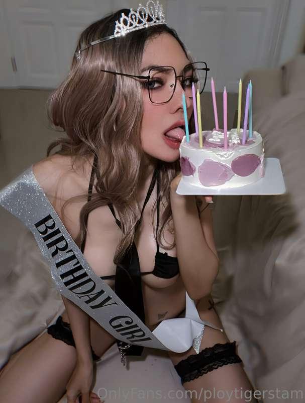 ploytigerstam image #3