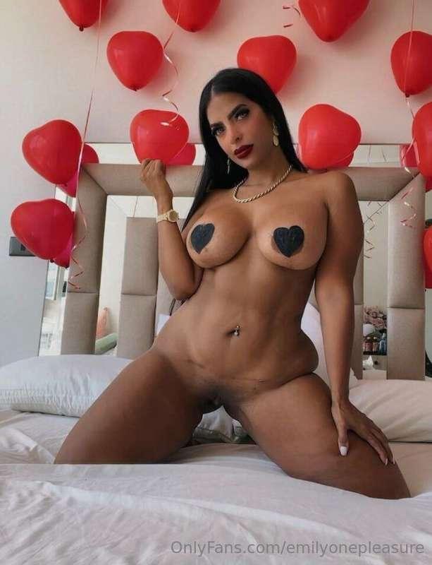 @fetishjessica 💕 I want what I deserve 🤤 -- get your dick ou..