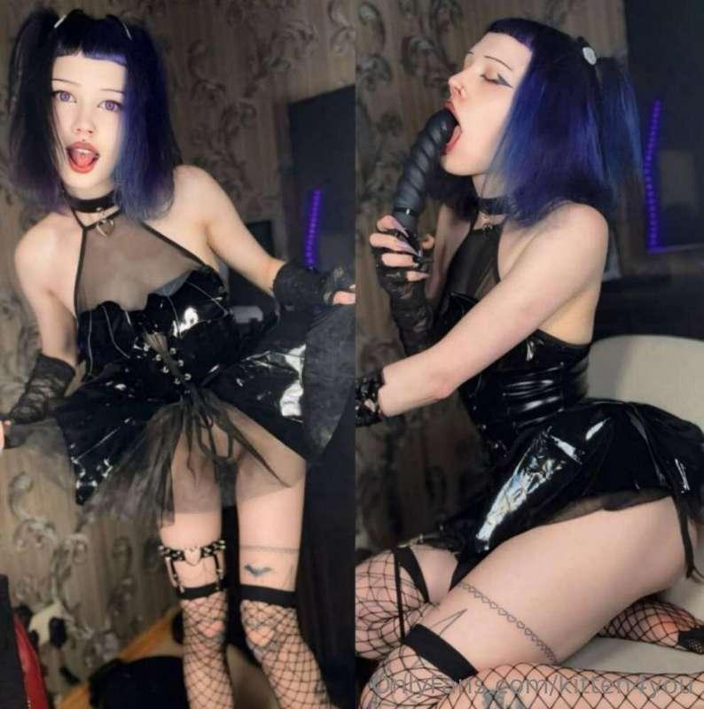 𝐓𝐇𝐈𝐒 𝐂𝐑𝐀𝐙𝐘 𝐋𝐈𝐓𝐓𝐋𝐄 𝐁𝐈𝐓𝐂𝐇 @ellie_wiitch will make your dick ha..