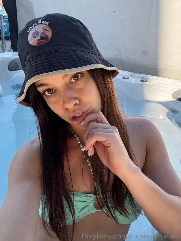 hot tub or dm me ?