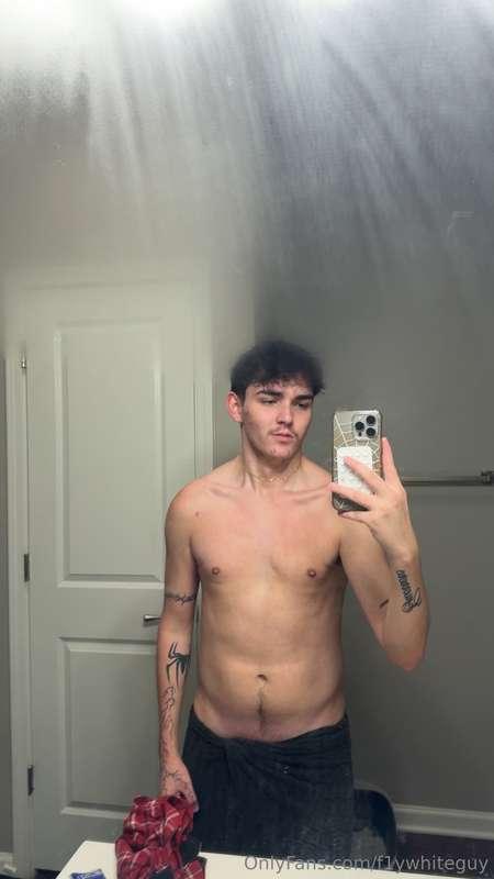 Just tore this man hole with my thick cock ;) had to shower ..