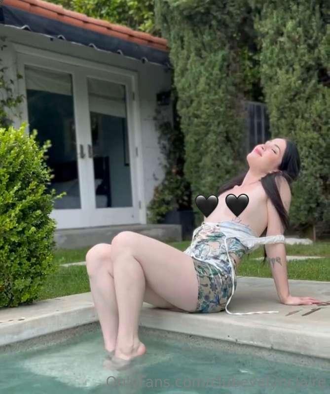 If you haven't seen what I did in the jacuzzi yet message me..