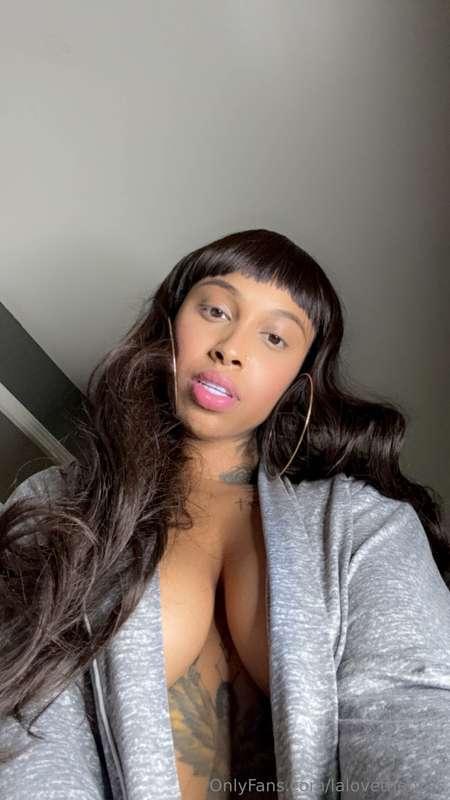 ### Here's a better view 🥵 do you like what you see?