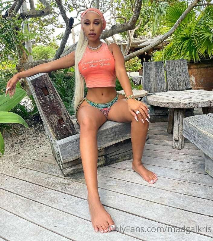 you like my nails at this length? Im tryna scratch your back