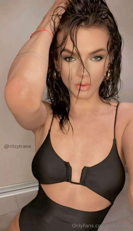 ## @ritzytrans 🏳️‍🌈🏳️‍⚧️ 𝒊𝒔 𝒂 𝒃𝒆𝒂𝒖𝒕𝒊𝒇𝒖𝒍 𝑻𝒔 𝒒𝒖𝒆𝒆𝒏 𝒘𝒊𝒕𝒉 𝒉𝒊𝒈𝒉 𝒔..