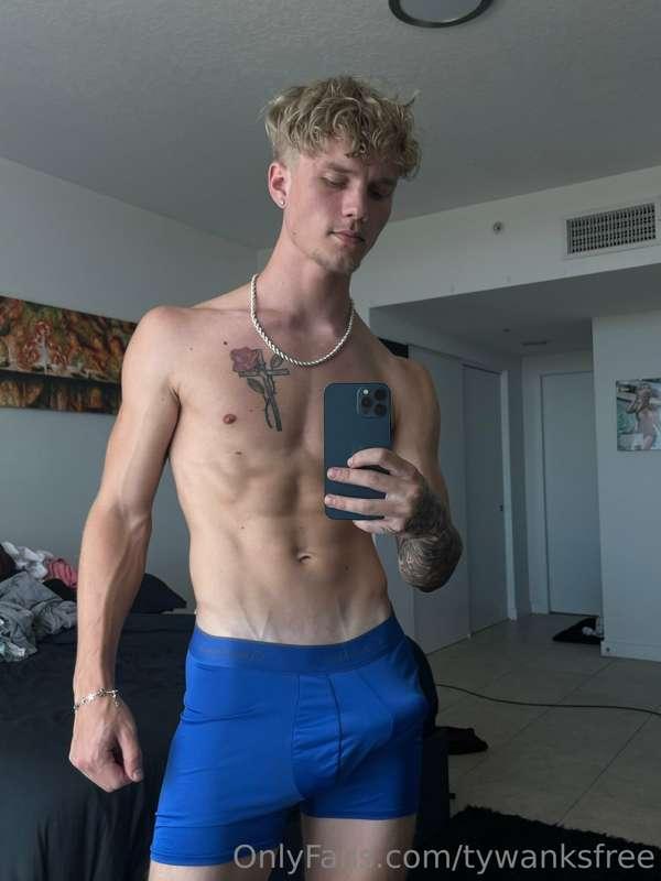 I’m back to posting daily on here! How’s everybody doing?