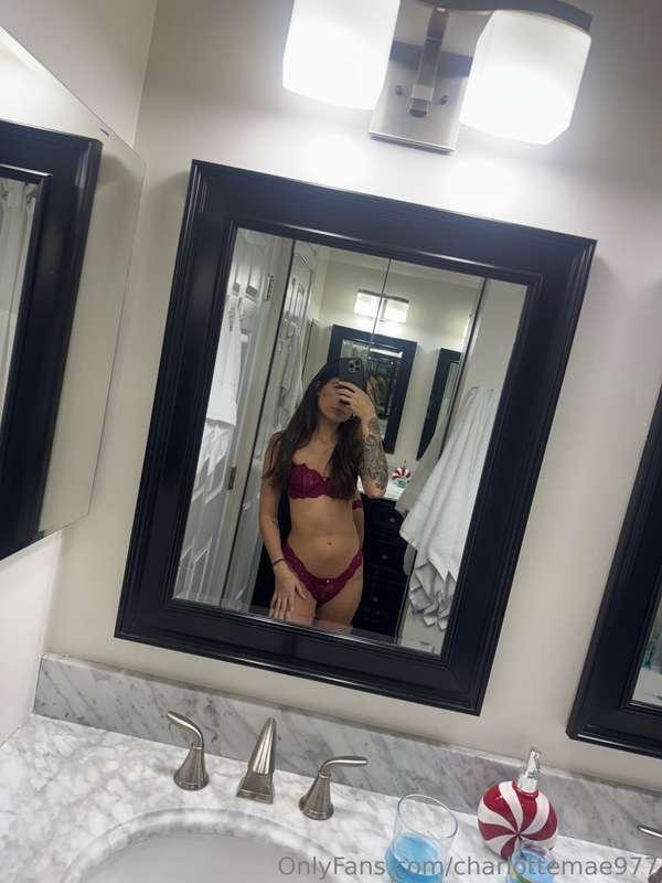 The mirror wasn’t ready for this, are you?🤭