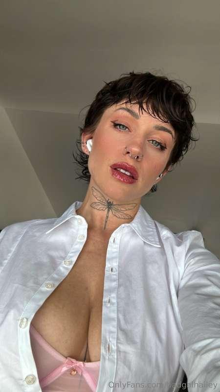 Do you feel the tingling when you see me like this?💗did I he..