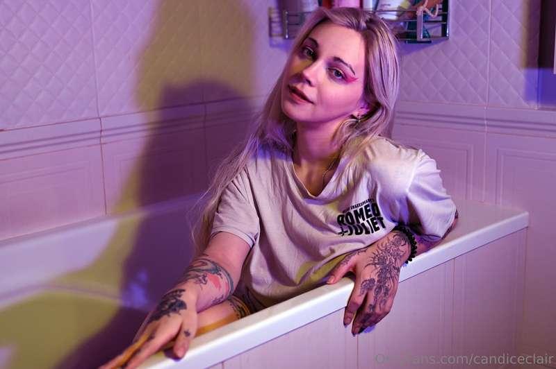💖💖 I love this photo set💖💖. 
😍😍😍See me taking bath and playi..