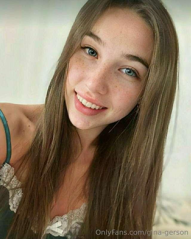 @aminashy she wants to cum with you ! you'll enjoy her juicy..