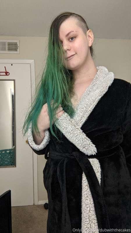 Fresh out the shower :3 gonna take some time to relax