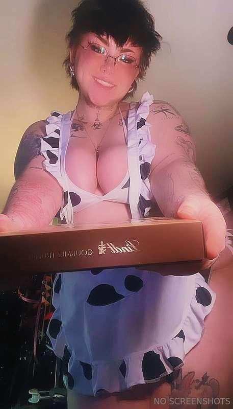 Chocolates sir? ~ 🐮🍫