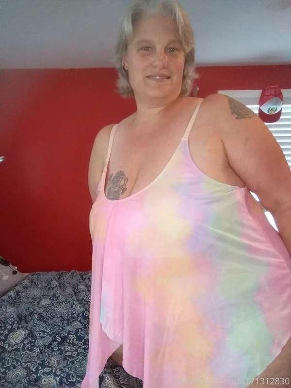 Happy Monday! I'm in need for a big cock inside me!
