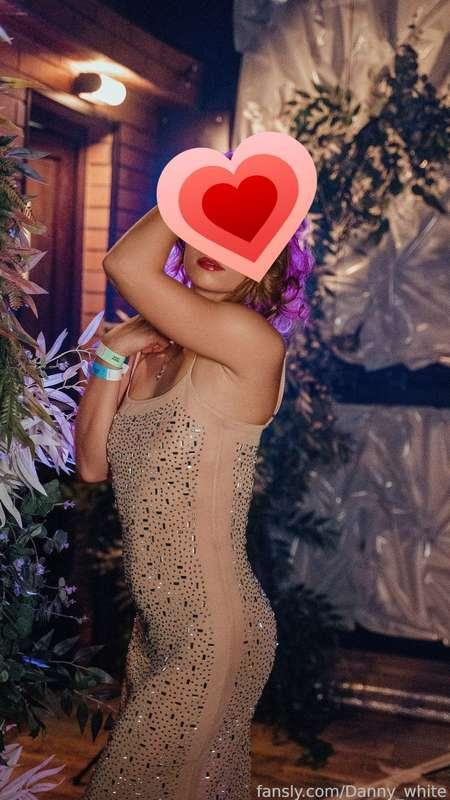 Enjoy my beauty. And don't forget to spoil it 🥰

#fyp #dannywhite #hotwife #goddess #petite #body #dress #teasing #findom #beauty 