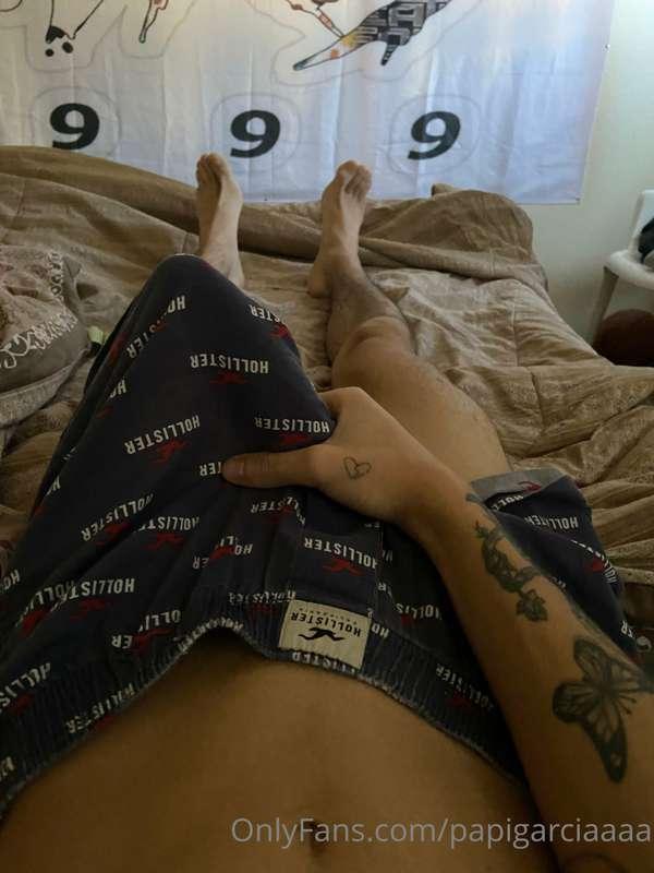 woke up feeling so horny so decided to get my toy out since ..