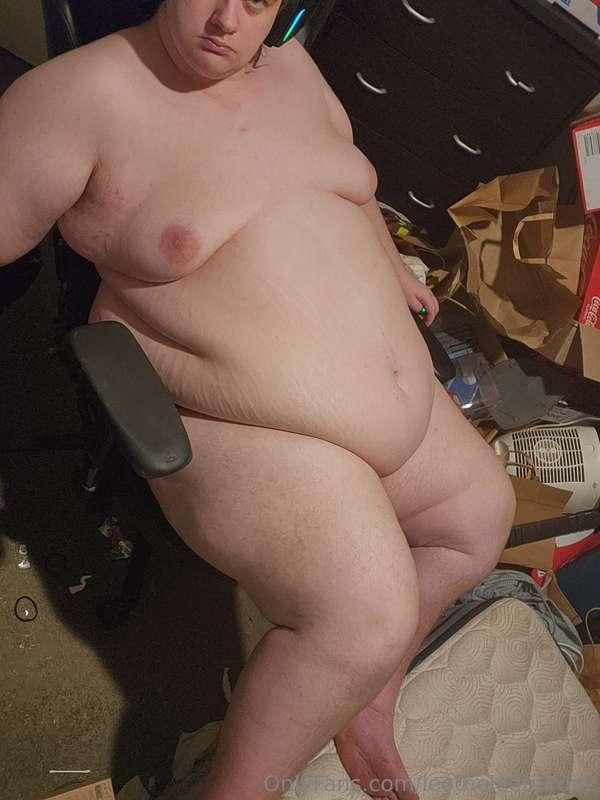 One of the most fat pig moments of all time. God i am so fuc..