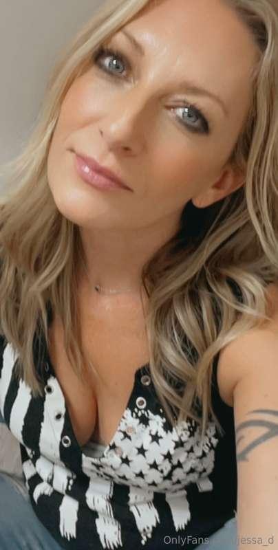 Have had enough of being at the office !✌️🤣