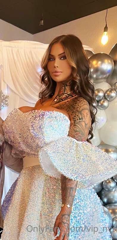 I just want a boyfriend and get married 🥰