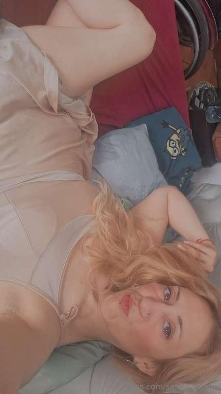 I'm having a hard time getting out of bed🤭... I need help..🫦..