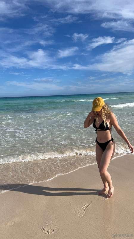 I'll show you my tan lines if you'll show me yours ☀️