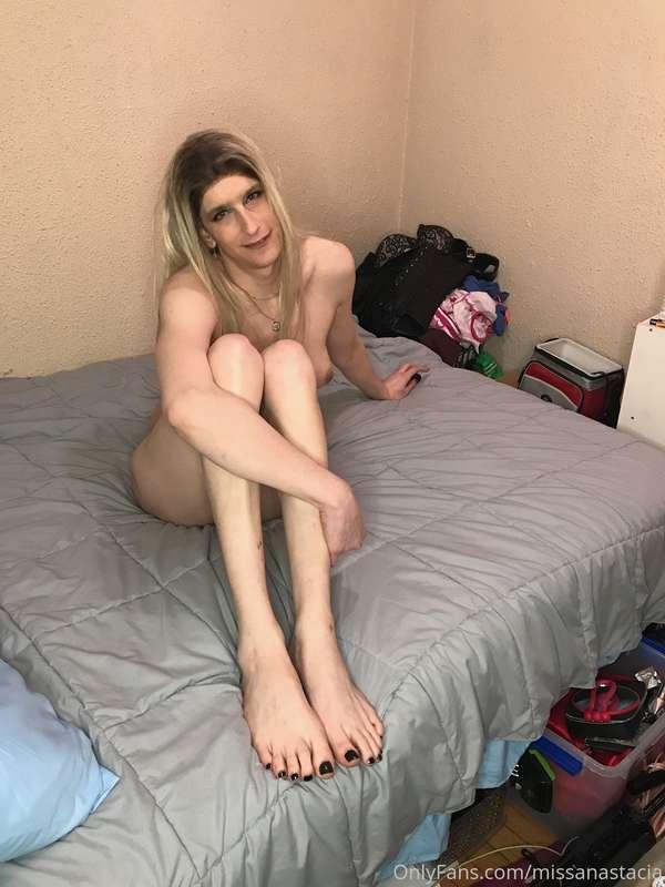 Wanna sext? Tip on this post. After 1 am EST the fun can beg..