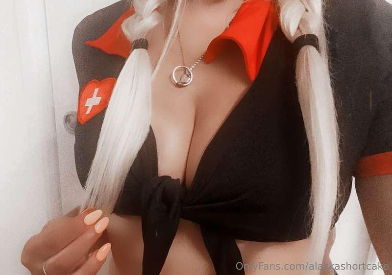 Do you want to see more of this outfit 🫣