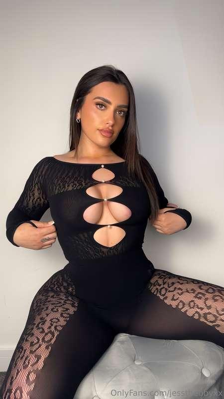 First fan to tip $10 gets a $250 bundle + 5 exclusive pussy ..